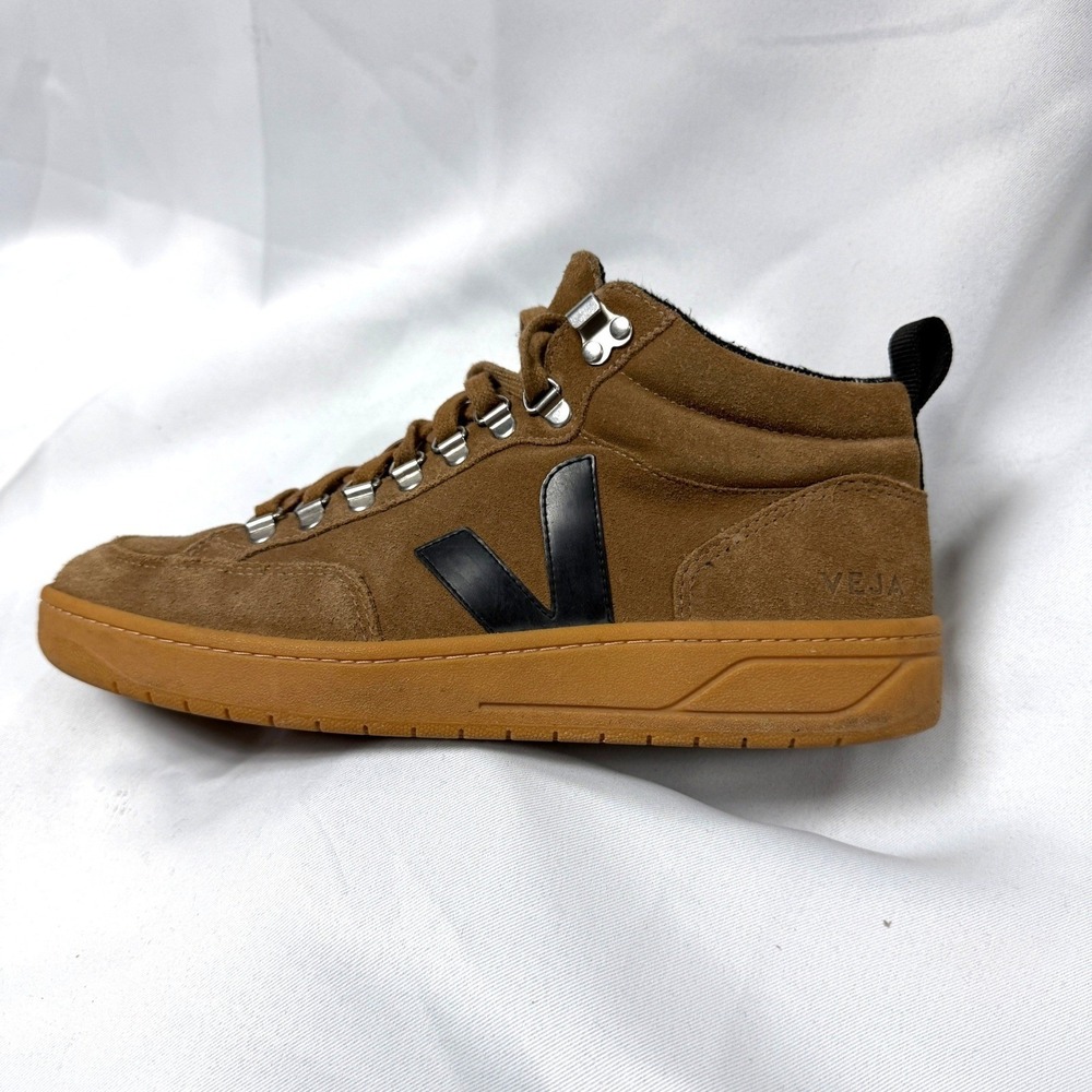 VEJA Men's 9.5 Suede Brown Gum Sole High Top Sneaker Boot